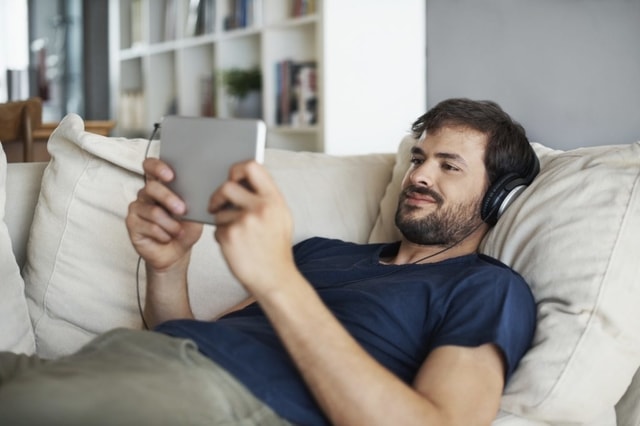 Deretan tipe konten video di Youtube ini cocok banget lo tonton buat menghabisi waktu bersantai di liburan akhir tahun bro!